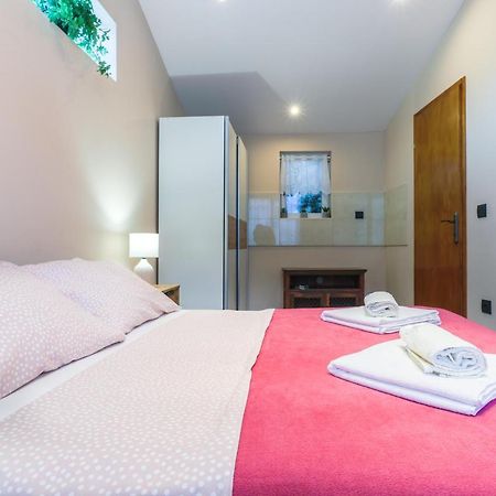 Apartman Lena Върсар Екстериор снимка