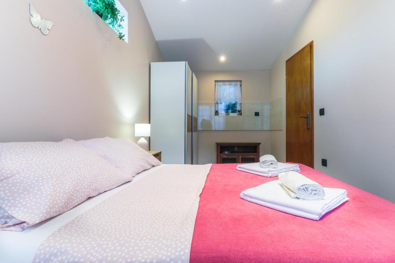 Apartman Lena Върсар Екстериор снимка