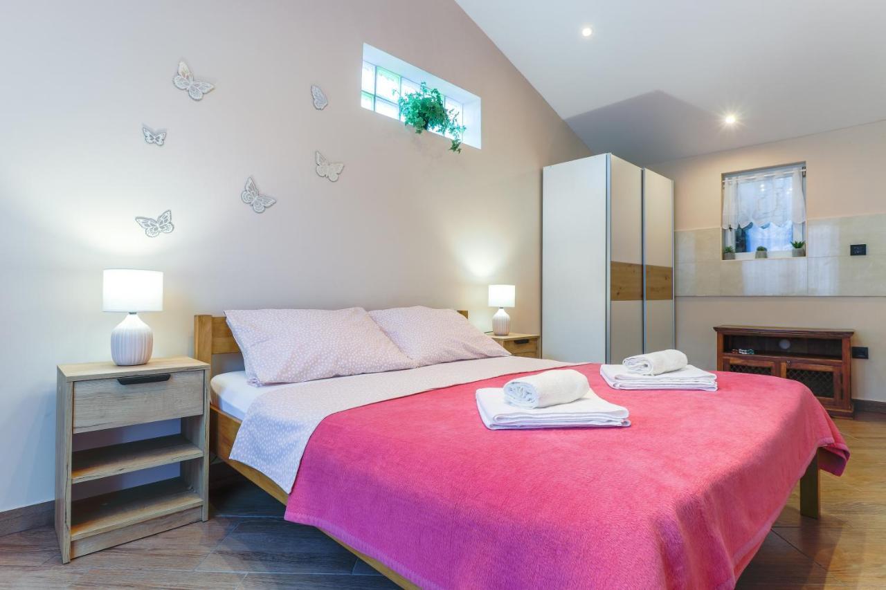 Apartman Lena Върсар Екстериор снимка